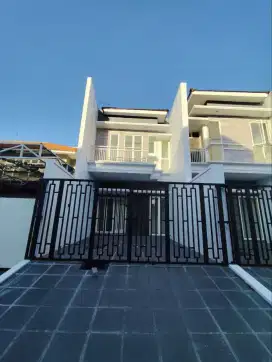 Jemursari‼️Jual Rumah Baru Dekat Ubaya,UK petra,Ahmad Yani