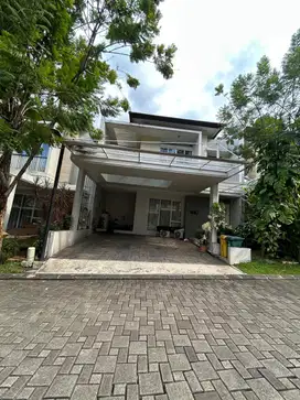 Di jual rumah Serena hills di kawasan elite di Lebak bulus