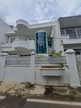 Rumah 2 Lantai di Petojo Selatan, Hanya 8 Menit ke Tol Tanjung Duren