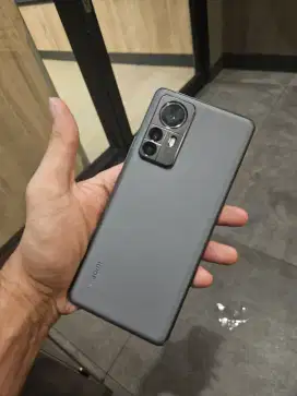 xiaomi mi12 pro 5G 12/256 HP aja mulus .minus garis yg ada foto.bs tt