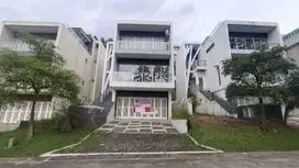 Dijual Rumah siap huni dengan rooftop dicluster terdepan Sentul City