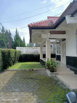 Rumah Luas Nyaman di Sutami Bandung