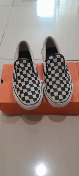 VANS CHECKERBOARD uk. 42