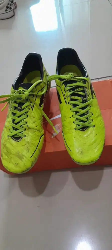 Sepatu Bola PYTHON 13uk. 38