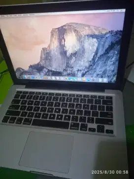 Laptop apple macbook pro. Ram 4GB.SSD 500GB.harus Sa mbil cas Layar ok