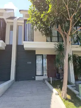 DISEWAKAN RUMAH FURNISH SIAP HUNI CITRALAND NORTHWEST LAKE SURABAYA