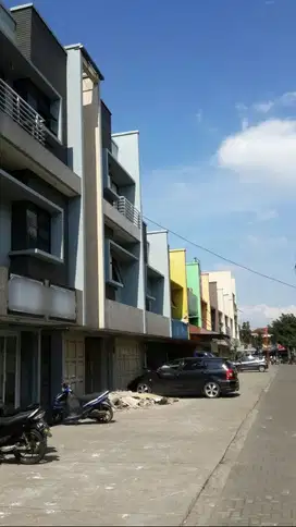 JUAL MURAH, SHM Strategis Ruko 3 Lt Dkt Pintu Tol Buah Batu Bandung