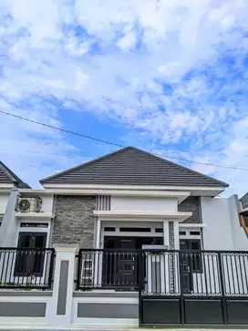 RUMAH MEWAH STRATEGIS DI KOTA BREBES ANTI BANJIR DAN SIAP HUNI