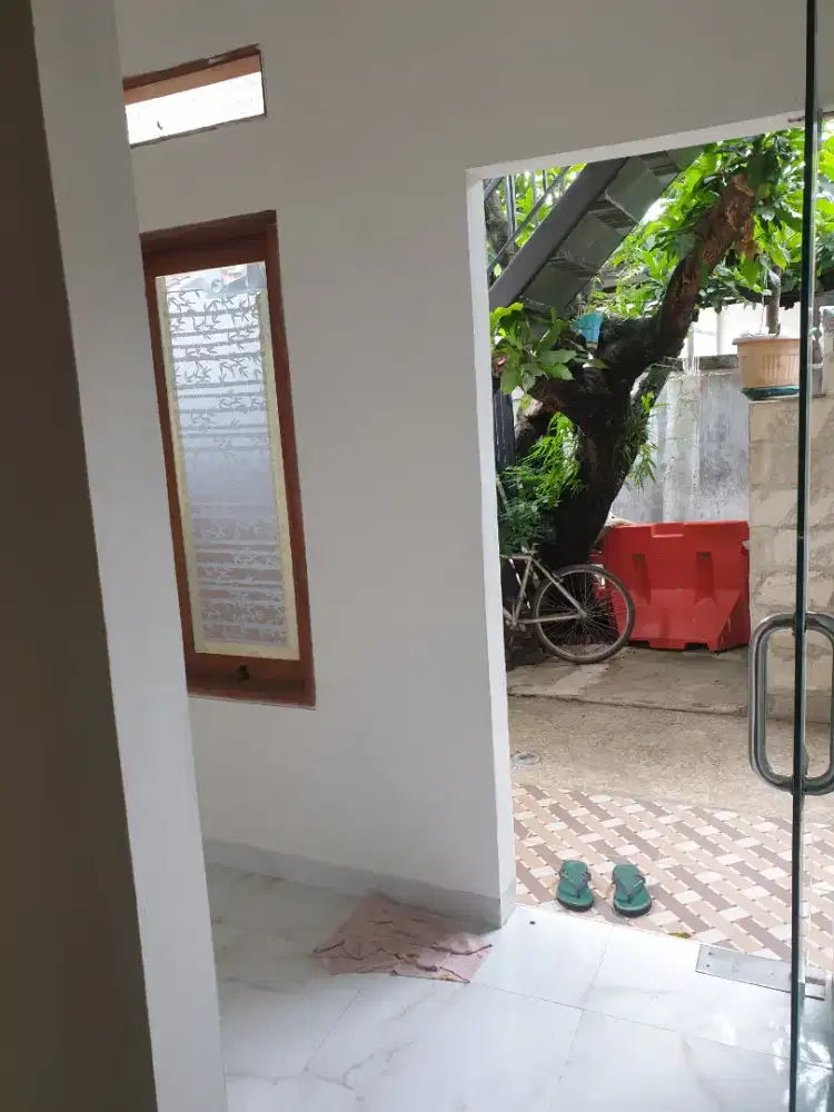 Kost atau kontrak di utamakan wanita/ keluarga