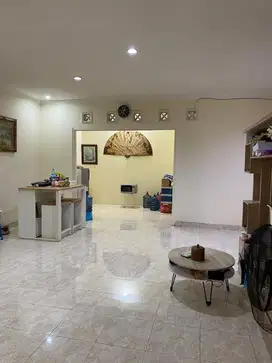 Rumah Raffles Hills Cibubur murah sudah renovasi