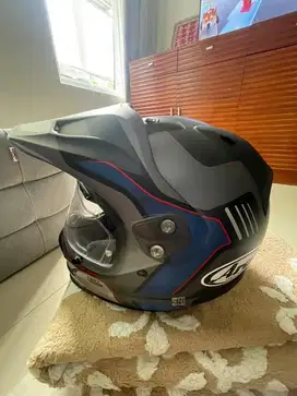 Arai Tour Cross 3