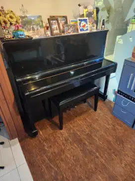 Piano yamaha U1