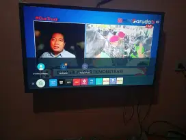 Jual led smat di gital 32 in. Merek samsung. Tv no minus.