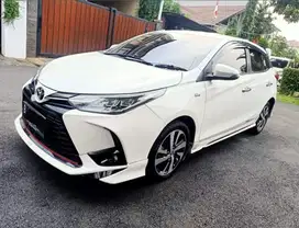 Toyota Yaris 1.5 S TRD Sportivo AT 2021 matic warna putih, mulus