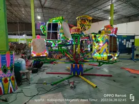 Komedi Putar Naik Turun Gerbong Helikopter