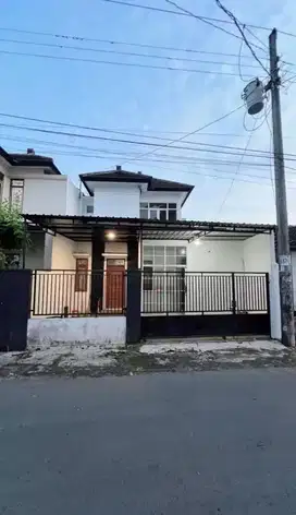 Rumah Dijual Lingkungan Tenang Cocok Untuk Keluarga Kecil Dekat UMY