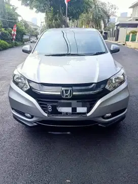 Honda HRV 1.5 E AT 2017, matic, warna Abu-abu muda metalik