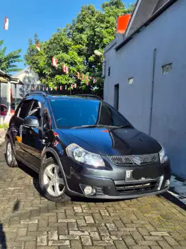 Suzuki SX4 X-Over AT Tahun 2011