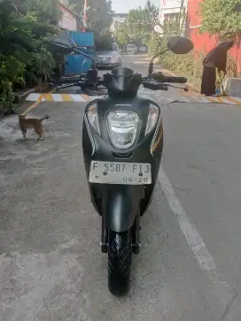 Dijual motor Honda Genio cbs iss 2023