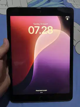 iPad 8 128GB WiFi Only ex-iBox