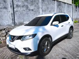 Dijual Xtrail 2017 , istimewa, putih.