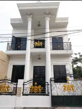 Rumah 2,5 lantai , plus 10 kontrakan full huni, investasi baik.