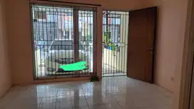 DIJUAL MURAH RUMAH 2 LANTAI DI GOLDEN PALM FRANCHESI