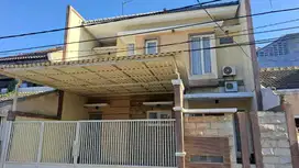 Jual rumah 2 lantai wisma permai dekat Merr,kampus ITS Surabaya