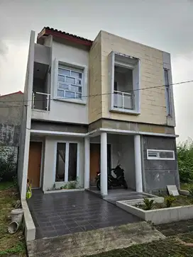 Rumah Minimalis Halaman Luas dekat BORR di Kedung Jaya Tanah Sereal