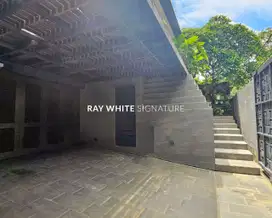 Rumah Mewah di Panglima Polim 12