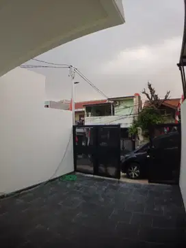 Rumah baru 2 lantai di Ciracas Jakarta Timur