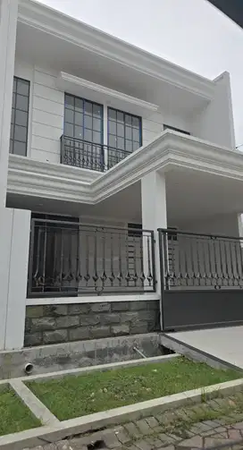 BARU GRESS! RUMAH ARAYA- BANGUNAN LUXURY