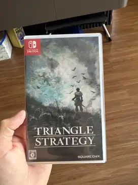 Nintendo switch game Triangle Strategy Bekas