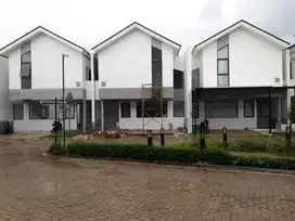 DIJUAL RUMAH BARU FLORISTA GARDEN KM 7 KOMPLEK TIONGHOA PALEMBANG