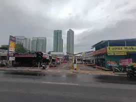 Tanah dengan Lokasi Strategis dan komersil di Jalan Utama Kemang