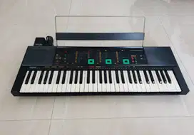 Yamaha Portable Keyboard Model PSR-90