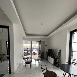 Dijual Rumah Mewah 3 Lantai American style di Pesanggrahan - Jakse