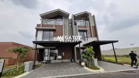 RUMAH SUMMARECON TANGERANG HADAP DANAU 5 MENIT DARI EXIT TOL BITUNG