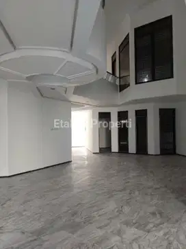 Disewakan rumah raya dharmahusada indah