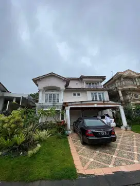 rumah mewah nuansa alam pegunungan