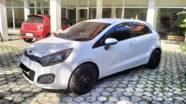 Kia Rio SE 1.4 2013