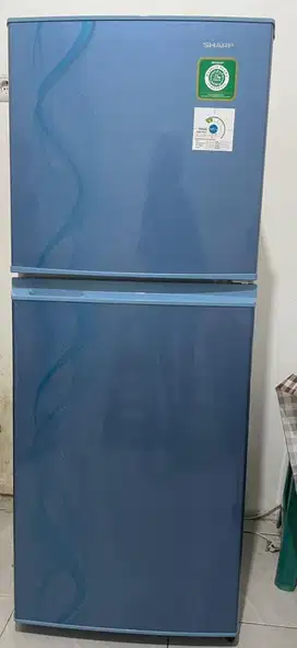 Kulkas sharp 2 pintu