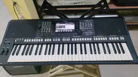 Keyboard Yamaha PSR S775 siap pakai