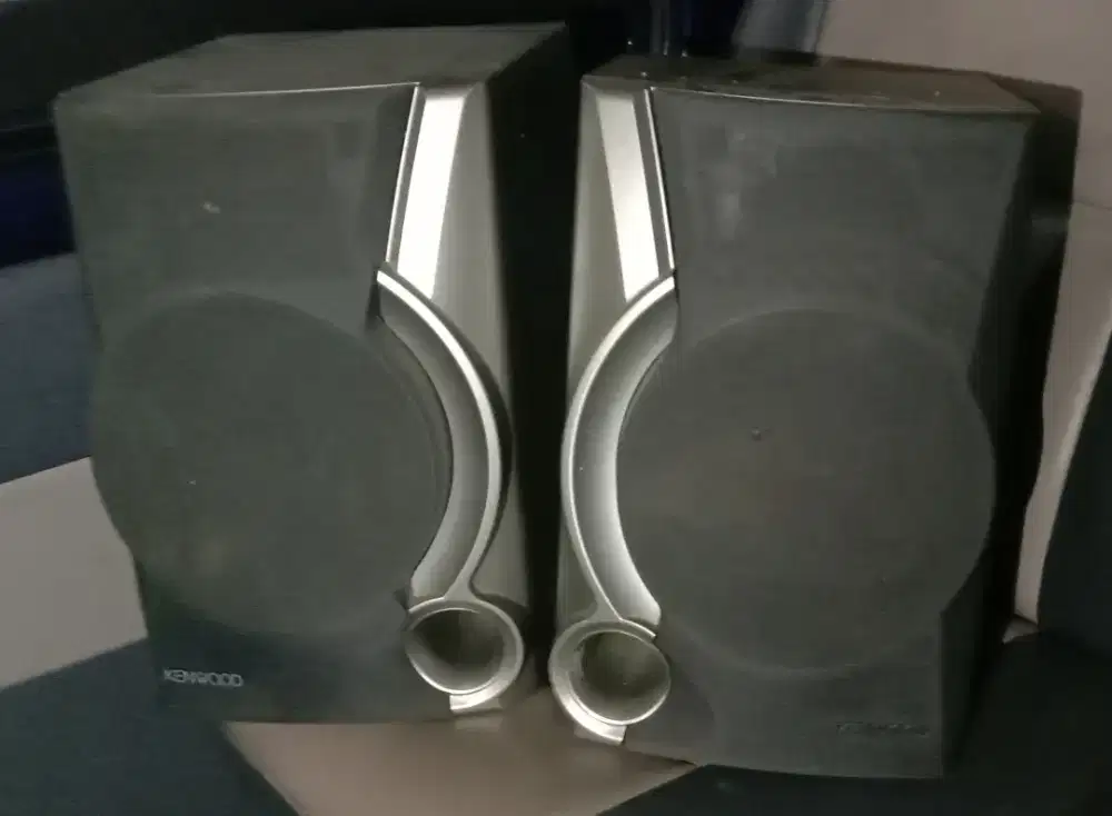 Sepasang Speaker pasip merk kenwood