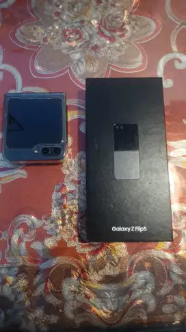 Di Jual Cepat Samsung Galaxy Z Flip 5  8GB/512GB   Graphite