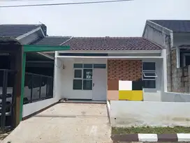 Dijual Rumah Baru Lembah Cihanjuang Dekat Yomart Ling Sejuk Siap Huni