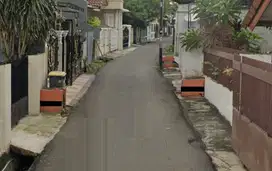 Disewa Rumah halaman luas, cocok utk keluarga kecil atau silent office