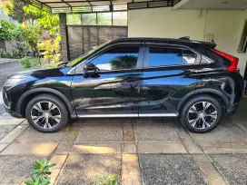 Mitsubishi Eclipse Cross 1.5 Ultimate AT tahun 2020 warna Hitam