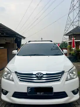 Toyota Kijang Innova V AT 2012 Bensin