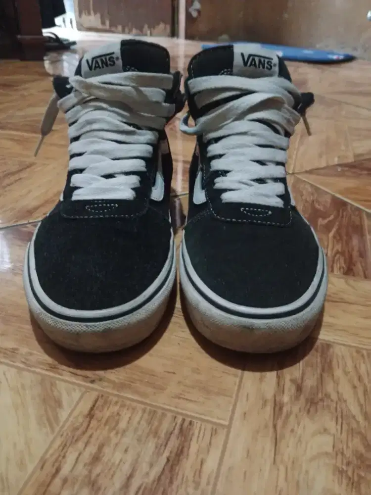 Sepatu Vans high